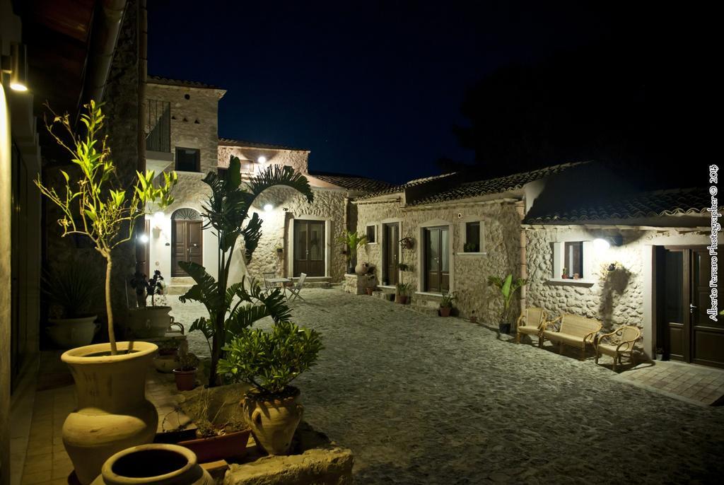 Agriturismo Baglio San Nicola Naro ภายนอก รูปภาพ
