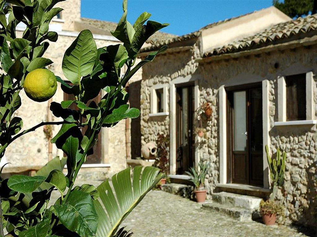 Agriturismo Baglio San Nicola Naro ภายนอก รูปภาพ